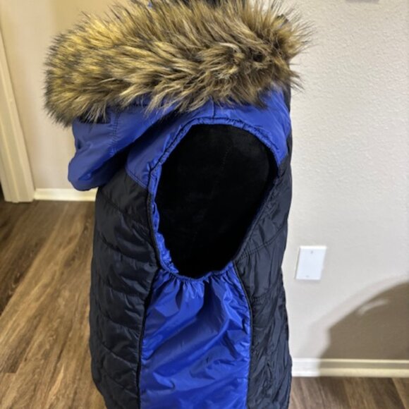 American Eagle Outfitters Black/Blue Faux Fur Trimmed Hood Puffer Vest EUC XXL - Picture 4 of 6